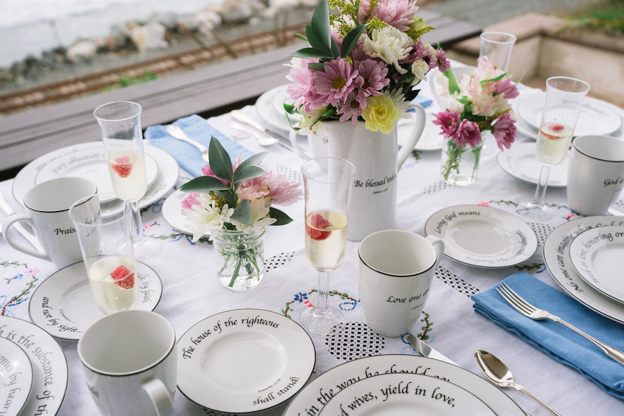 12-Piece Dinnerware Case - Faith, Family & Children, Love, and Praise ...